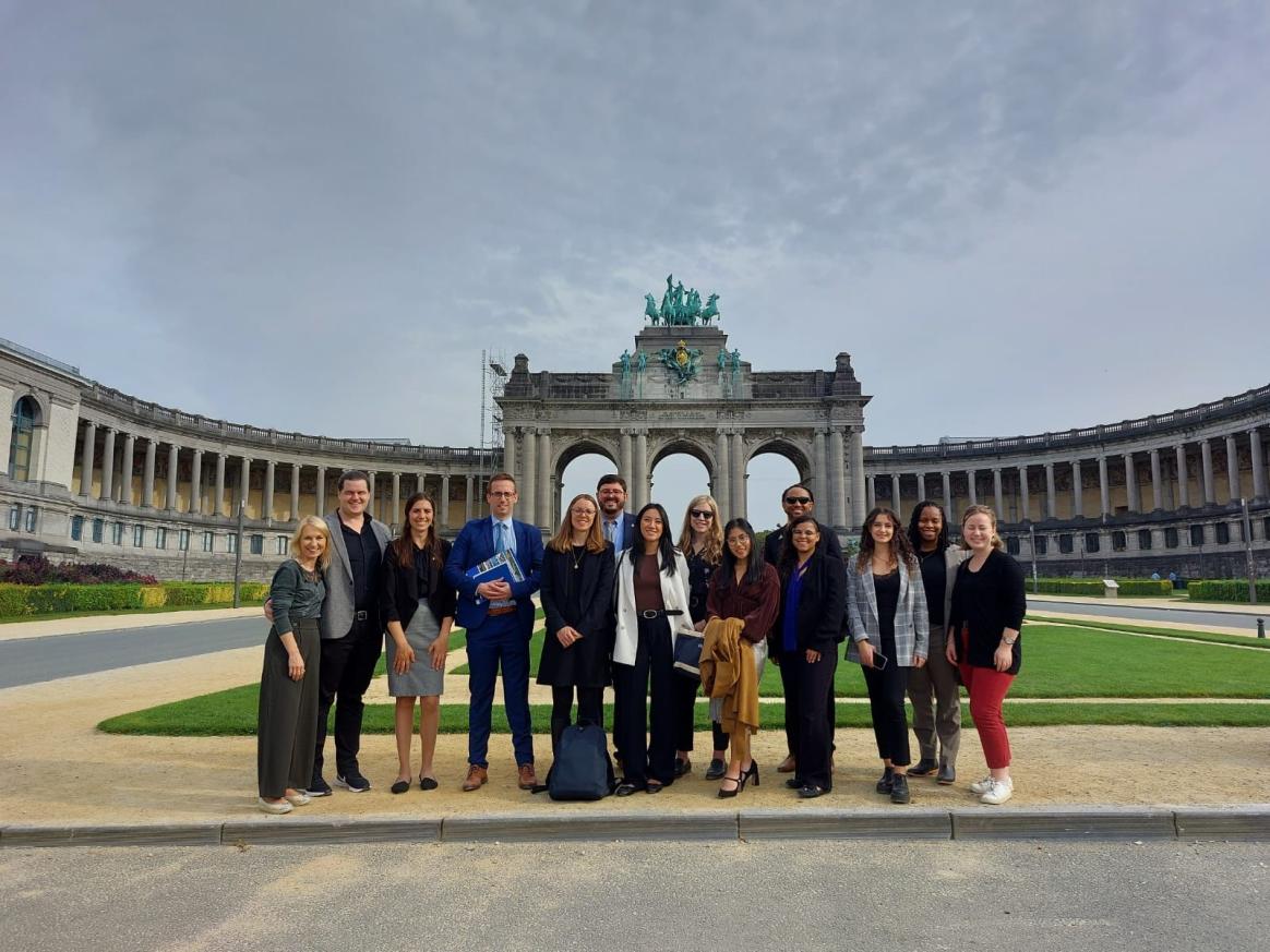 Enjoying the Cinquantenaire Arch