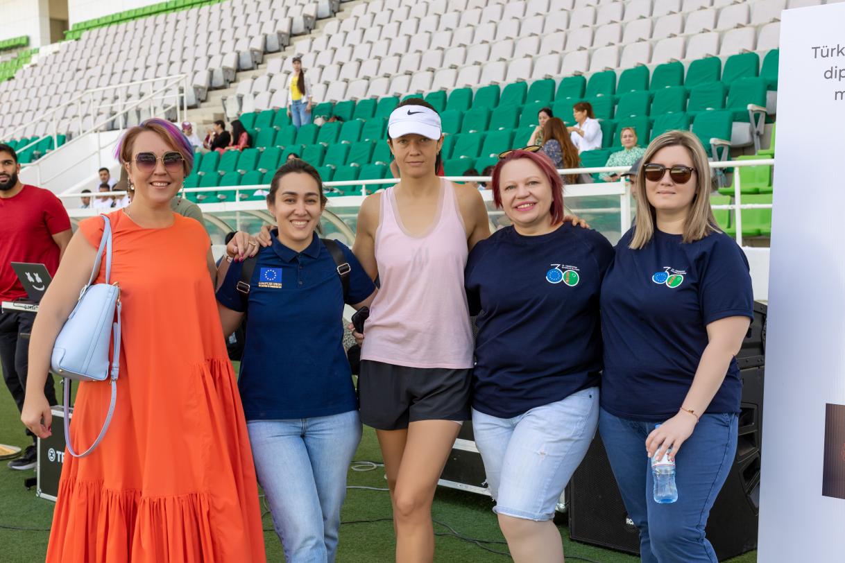 Group photo of participants of the marathon