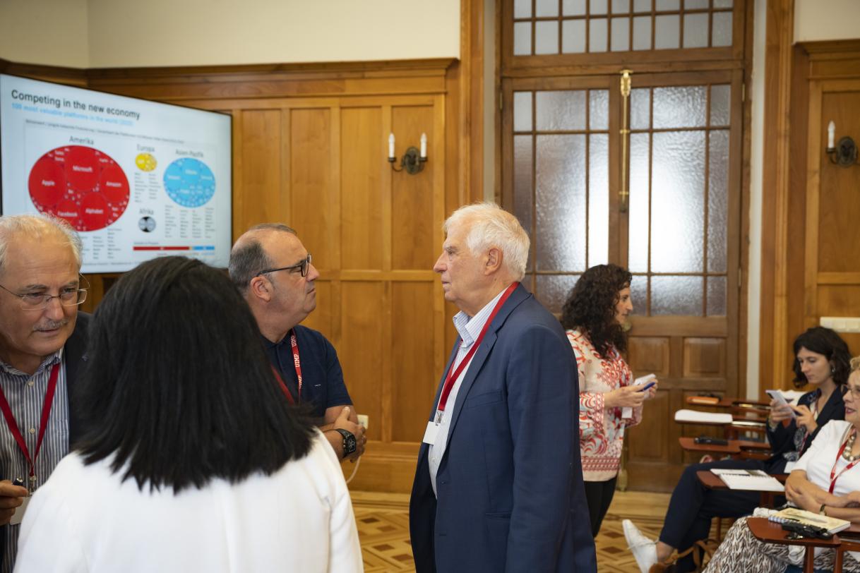 Speakers: Giorgio Anselmi (European Federalist Movement), Guy Verhofstadt (Co-Chair of the Conference of the Future of Europe), Josep Borrell. Moderator: Anna Terrón (Directora, FIIAP)