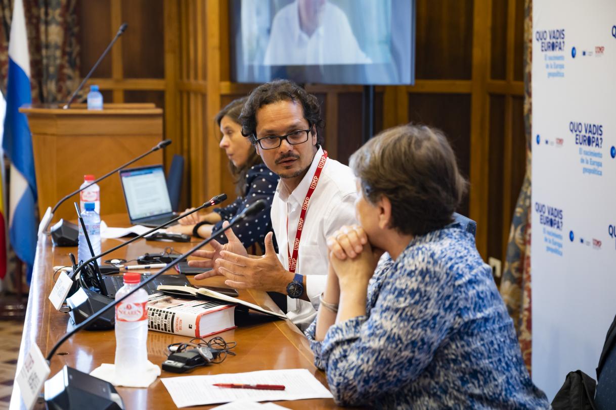 Keynote speakers: Catherine Belton (Journalist and author of “Putin’s People: How the KGB Took Back Russia and Then Took On the West”), Carmen Claudín (Senior Researcher, CIDOB, Barcelona) and Andrei Kolesnikov (Carnegie, Moscow). Moderator: José Ignacio Torreblanca (European Council on Foreign Relations)