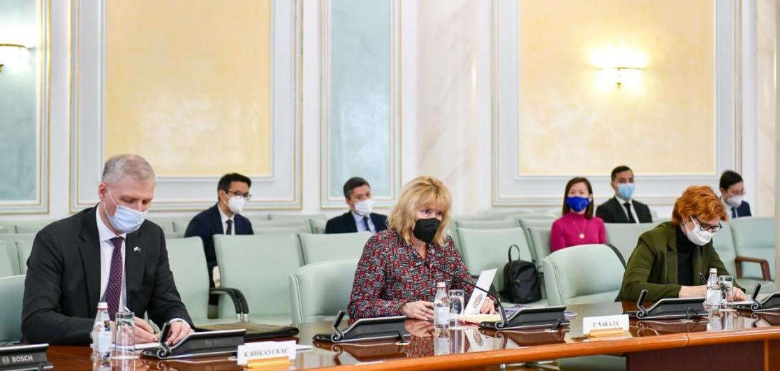 Speakers during a roundtable