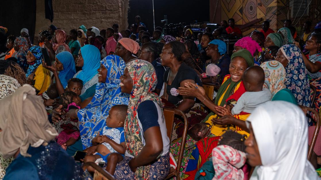  l’Union européenne sensibilise des femmes à Saaba