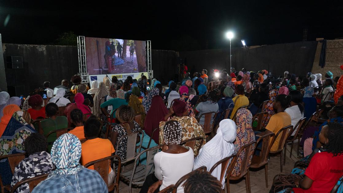  l’Union européenne sensibilise des femmes à Saaba