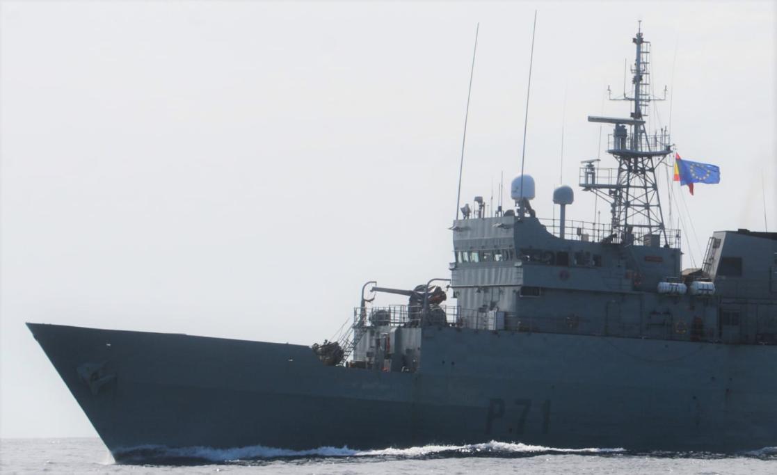 ESPS Serviola hoisting the EU flag during the CMP event