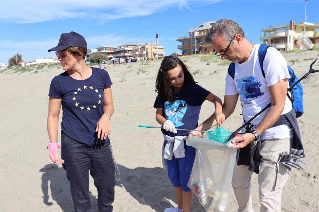 beach cleaning activity