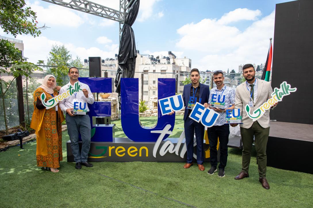 Young entrpreneurs and winners of the EU Green Talk