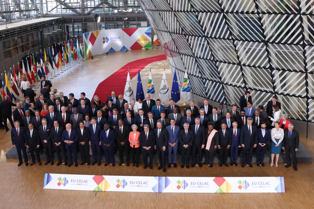 Family photo EU CELAC Summit 