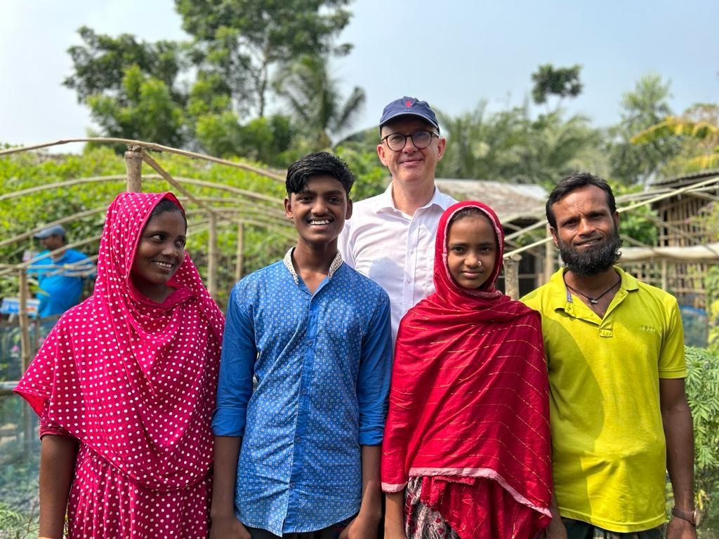 H.E. Ambassador Charles Whiteley with the beneficiaries of the PPEPP project