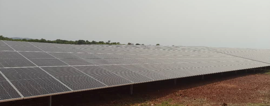 Panneaux photovoltaïques de la centrale solaire de Boundiali