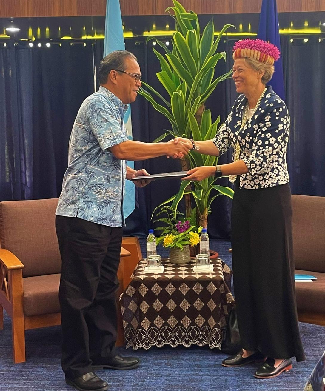 New EU Ambassador to the Pacific presents her credentials in FSM