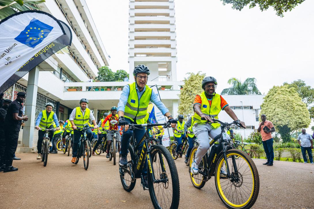 EU Ambassador Jan Sadek leads 2024 cycling event EU Green Diplomacy Week