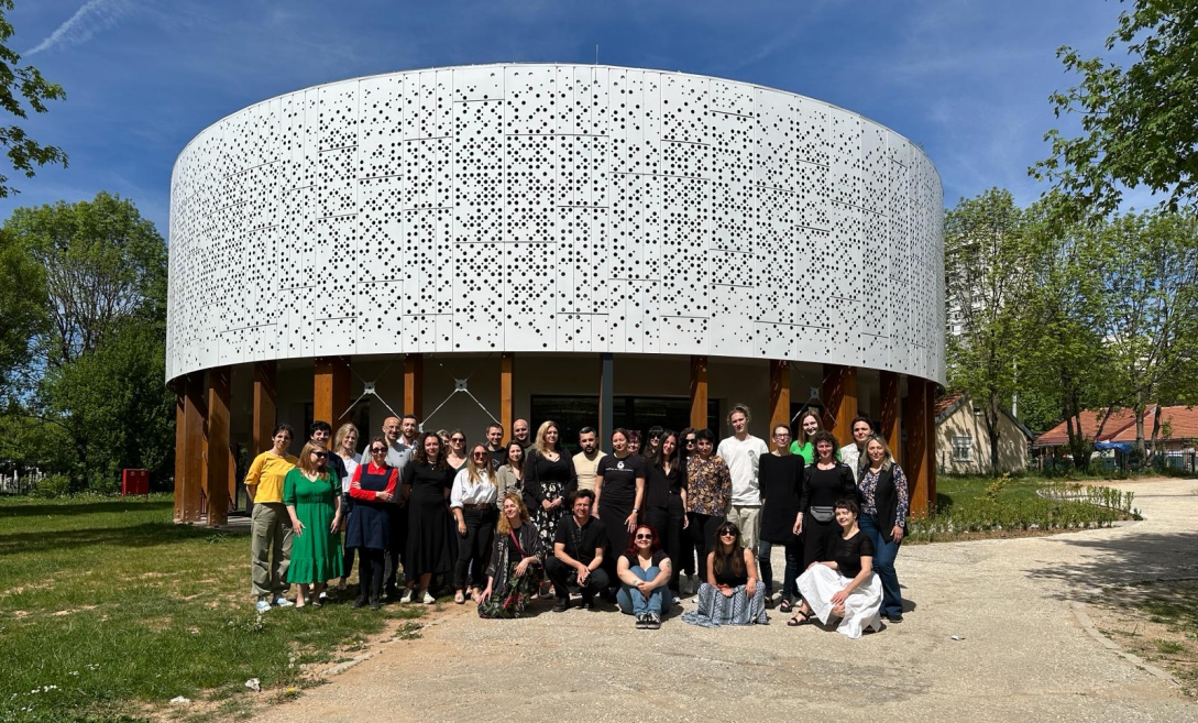 Group photo of young conference-goers.