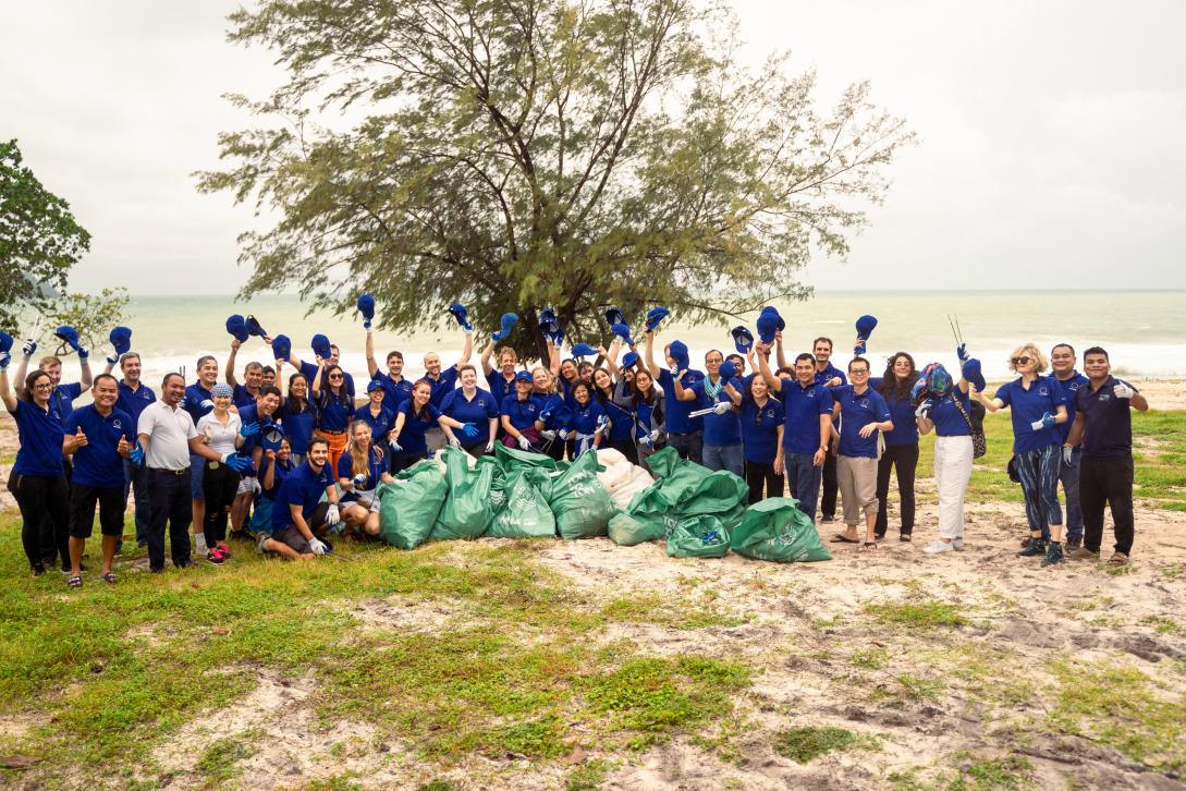 EUD_Cambodia Team Cleaned Up the Otres Beach