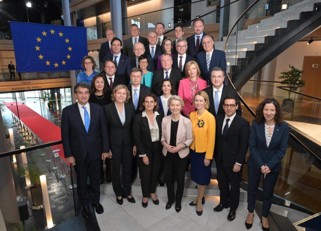 President von der Leyen stands surrounded by the 2024-2029 College of Commissioners