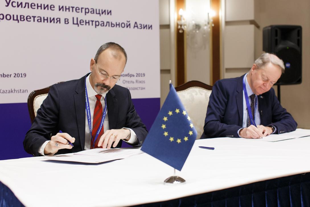 EU-OECD signing ceremony