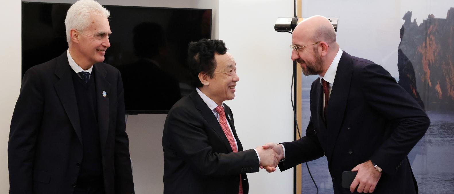 From left to right: Laurent THOMAS (Deputy Director-General at the Food and Agriculture Organization of the United Nations, FAO), Dongyu QU (Director-General of the Food and Agriculture Organization of the United Nations, FAO), Charles MICHEL (President of the European Council)