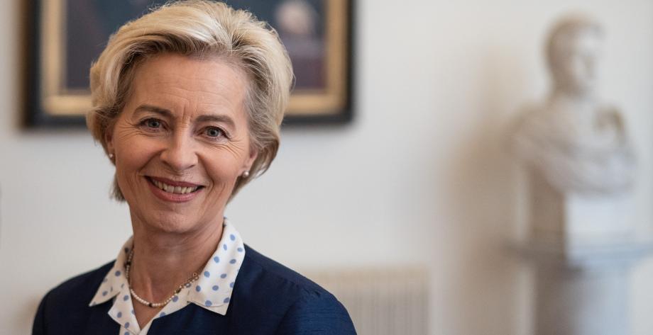 Picture of President von der Leyen with blurred background