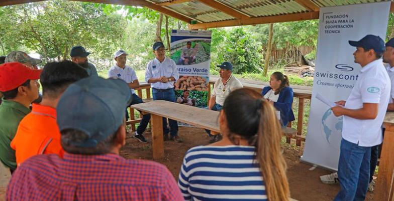 Reunión con benefi ciarios del proyecto Paraiso Verde