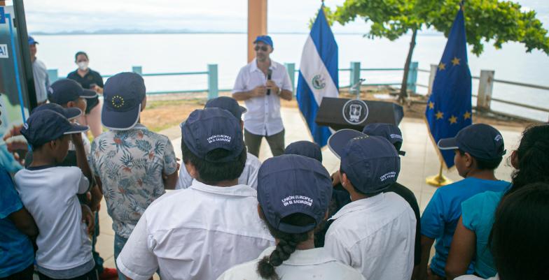 Embajador inaugura exposición UE en La Unión